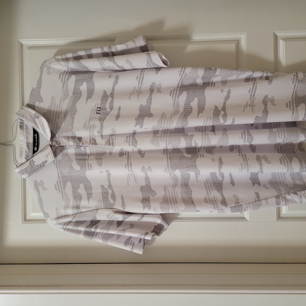Polo, Travis Mathew, white with gray camouflage, fox logo on left sleeve